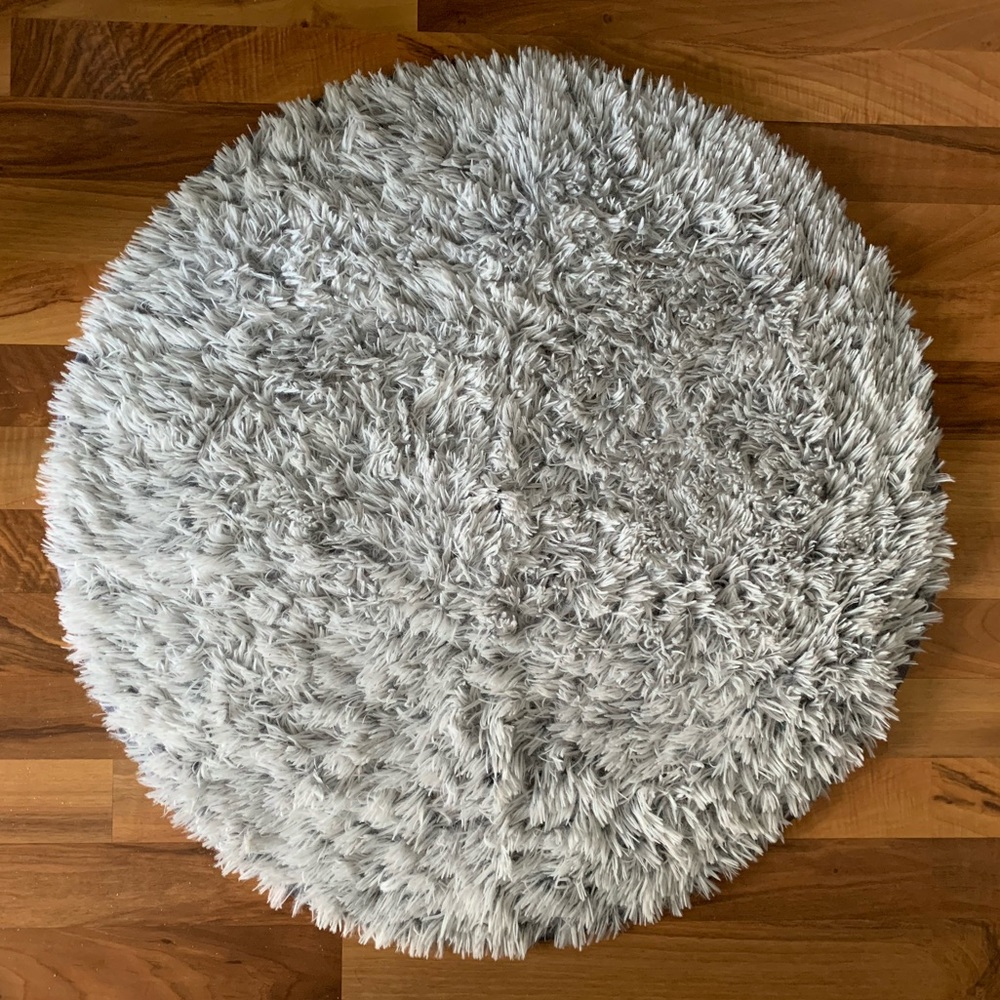 Gray circular rug